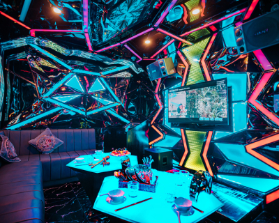 ĐẶT PHÒNG NGAY ĐỂ HÁT HÒ CỰC CHẤT TẠI KARAOKE QUẬN 1!