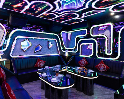 Vì Sao Nhiều Người Chọn Karaoke Quận 1 Là Nơi Vui Chơi Cuối Tuần?